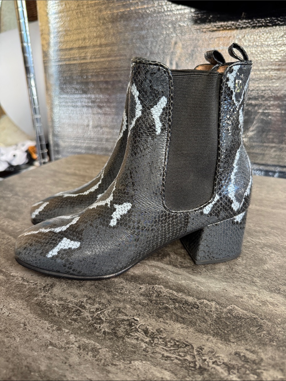 NO. 6 STORE Bristol Ankle Boot. Size 6 - Picture 3 of 7